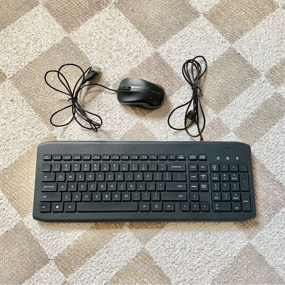 Onn Black USB Keyboard with Numbers and Kensington Black Mouse